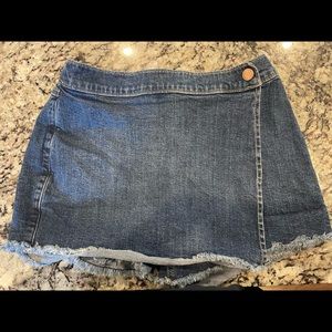 Abercrombie Kids Jean Skort.  Size 15/16